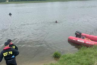 Człowiek wpadł do Odry? Akcja służb we Wrocławiu, na brzegu rzeki zostawiono kulę inwalidzką 