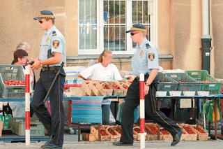 WARSZAWA: Strażnicy nie dają rady zlikwidować ulicznego handlu