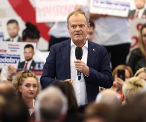 Donald Tusk w Krakowie deklaruje walkę o tabletki dzień po. Zapowiada także wprowadzenie babciowe jeszcze w tym roku [GALERIA]