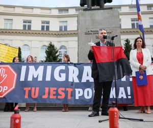 W Warszawie odbył się antyimigrancki marsz i kontrmanifestacja. Pojawiło się kilka tysięcy osób