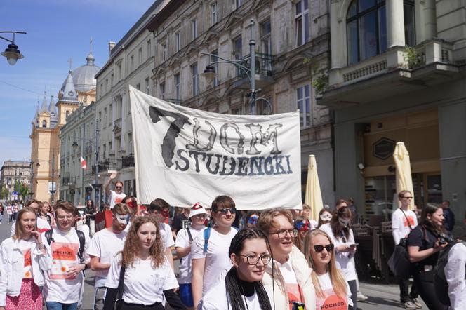 Pochód Juwenaliowy Łódzkich Uczelni. Studenci przejęli Łódź! [ZDJĘCIA]