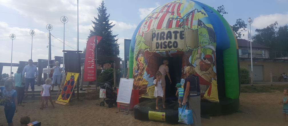 Biblioteka przy plaży w Dąbrowie Górniczej