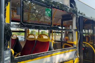 Ciężarówka zmasakrowała autobus miejski. Makabra na drodze w Warszawie!