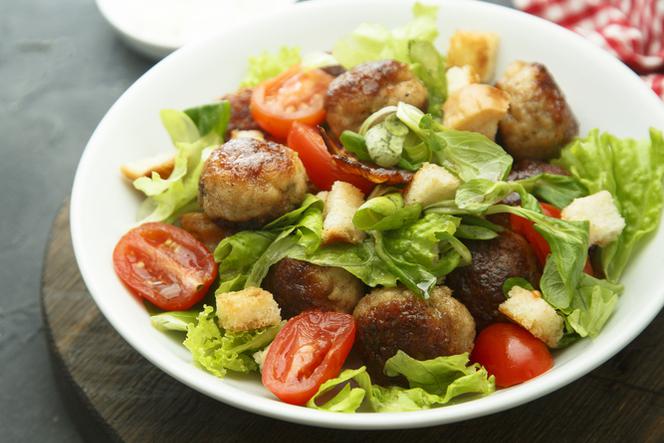 Bowl z pulpetami z menu beszamel.pl DIETETYCZNIE