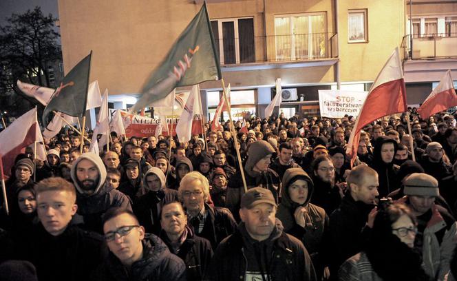 Manifestacje pod siedzibą PKW