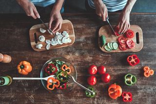 Przerywana głodówka jest lepsza od innych diet? Naukowcy rozwiewają wątpliwości