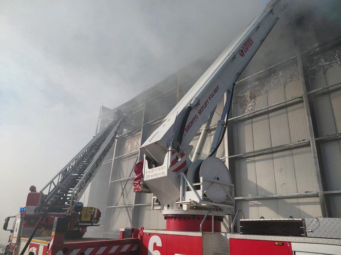 Nowe informacje po pożarze w Kawlach. Co dalej z poszukiwaniami zaginionego strażaka?Nowe informacje po pożarze w Kawlach. Co dalej z poszukiwaniami zaginionego strażaka?