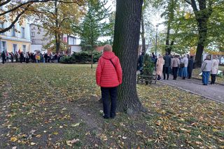 Zapalono znicze dla rozstrzelanych mieszkańców Leszna. W rocznicę tragicznych wydarzeń [ZDJĘCIA]