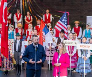 Dni Folkloru w Olsztynie 2025. Ulicami Starego Miasta przeszedł barwny korowód