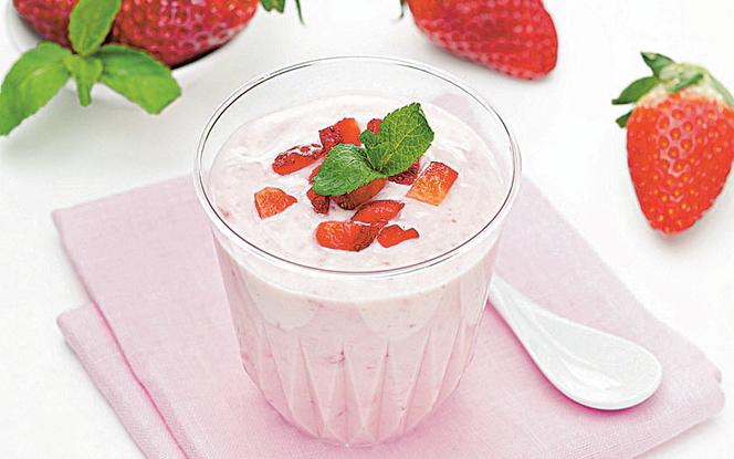 jogurt z malinami
