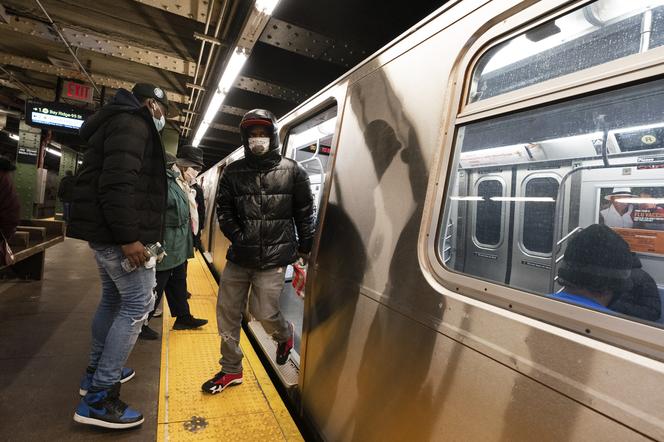 MTA ujawnia swoje plany ratowania transportu. Bilety metra w maju podrożeją?!