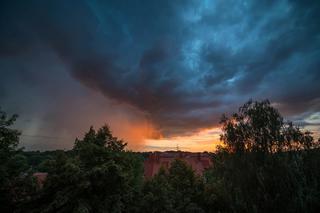 Uderzenie gorąca, burze i deszcze. Szalona pogoda