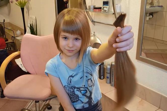 Lublin uderza w raka! Mieszkańcy jednoczą się i... oddają włosy! [WIDEO]