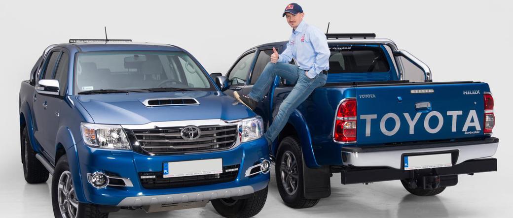 Adam Małysz dostał Toyotę Hilux Invincible