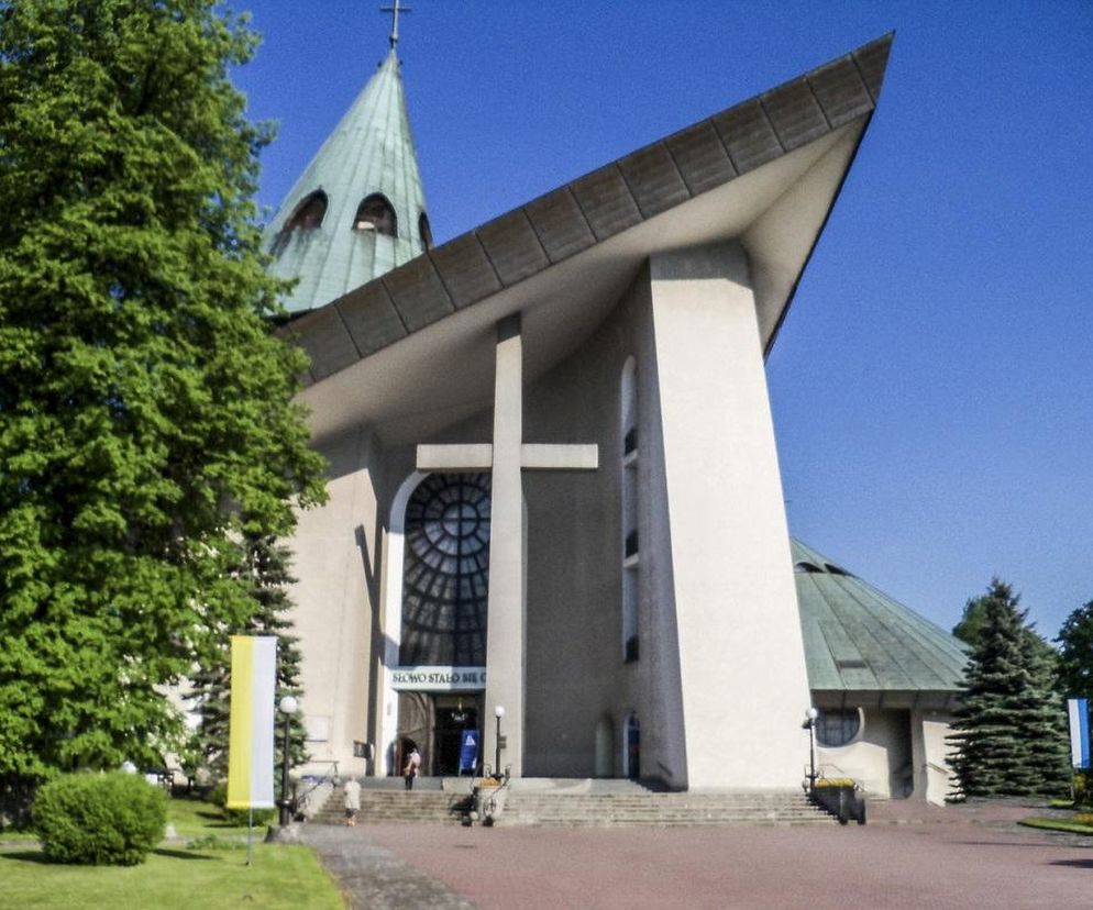 Golizna zamiast św. Rity na stronie parafii. Proboszcz grzmi o szatańskim ataku!