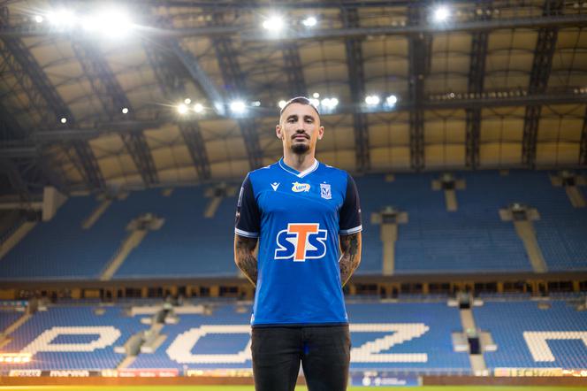 Lech Poznań: Nika Kacharava dołącza do zespołu! Nowy napastnik ma prawie 2 metry wzrostu! 
