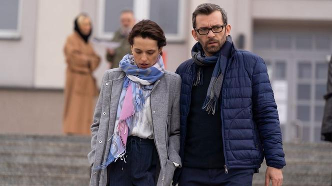 Na dobre i na złe odc. 849. Julka Burska (Aleksandra Hamkało), Artur Bart (Piotr Głowacki)