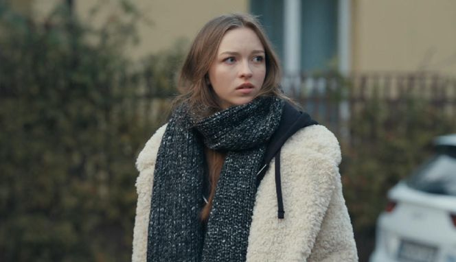 Barwy szczęścia, odcinek 3216. Ewelina (Amelia Listwoń)