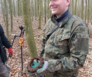 Zaskakujące znalezisko. W woj. warmińsko-mazurskim odkryto szczątki radzieckiego samolotu