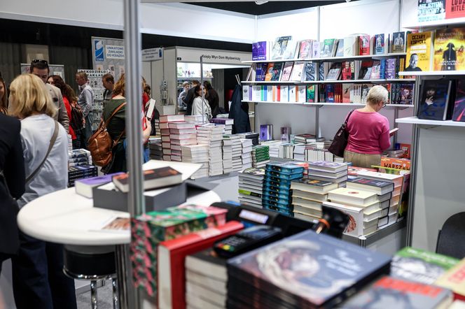 Targi Książki w Katowicach to okazja do zdobycia autografów pisarzy