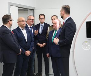 Nowoczesny tomograf w krakowskim szpitalu wojskowym. Sprzęt z funduszy KPO zaprezentował szef MON