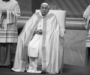 Papież Franciszek nie żyje.