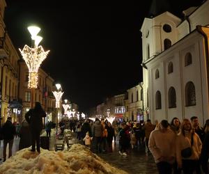 Zrobiło się bardzo świątecznie! Tak wyglądał Jarmark Bożonarodzeniowy w Lublinie [GALERIA]