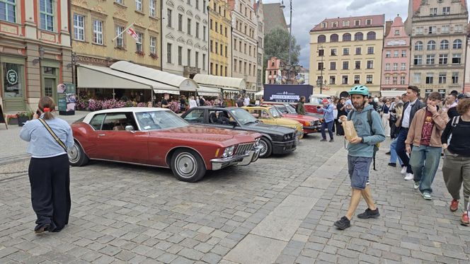 Parada zabytkowych samochodów