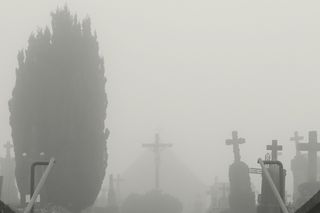 Jedziesz 1 listopada na cmentarz? IMGW ostrzega nie tylko kierowców