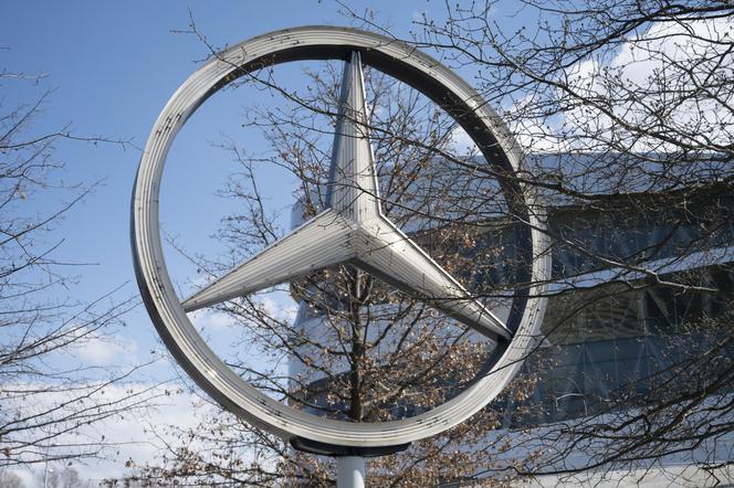 100 lat firmowego logo marki Mercedes-Benz