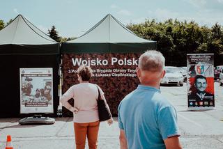 Żołnierze ustawili walk-thru przy Zakładach Mięsnych w Jarosławiu [FOTO]