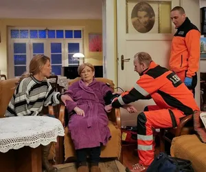 Pierwsza miłość po wakacjach. Dorota wykończy Jadwigę? Dramatyczna akcja ratunkowa emerytki - ZDJĘCIA