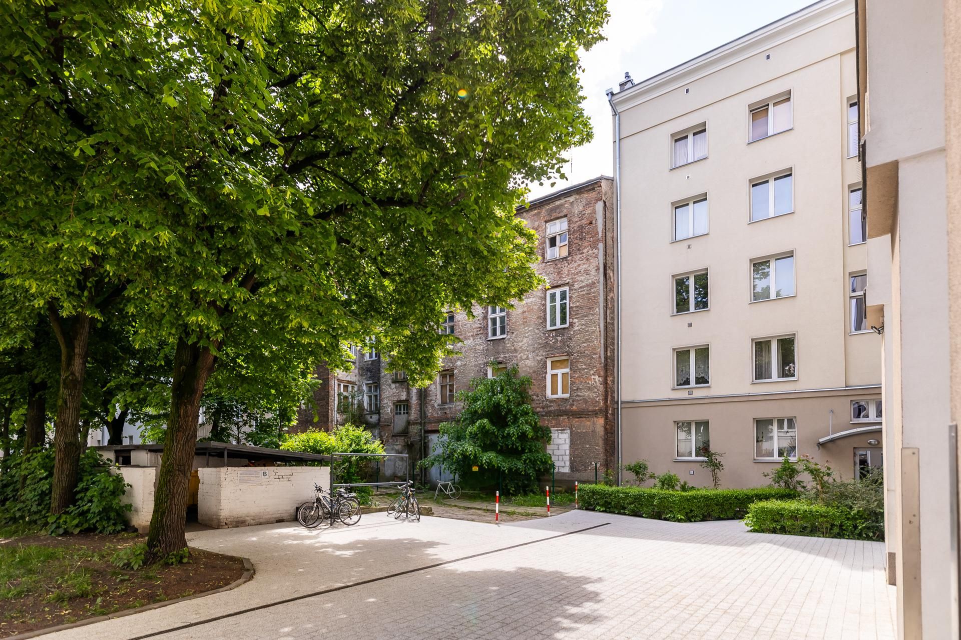 Kamienica przy ul. Węgierskiej 6 w Warszawie