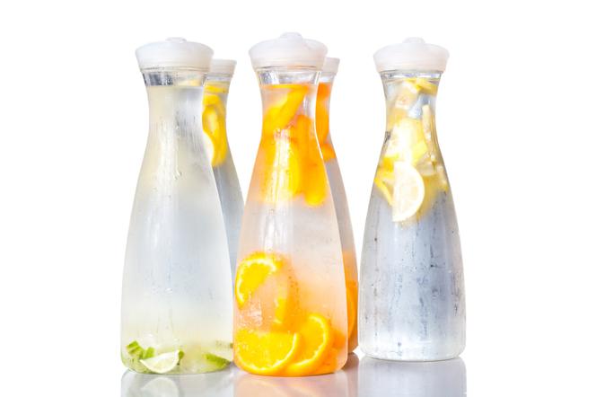 Wody smakowe - czy są zdrowe? Skład wód smakowych
