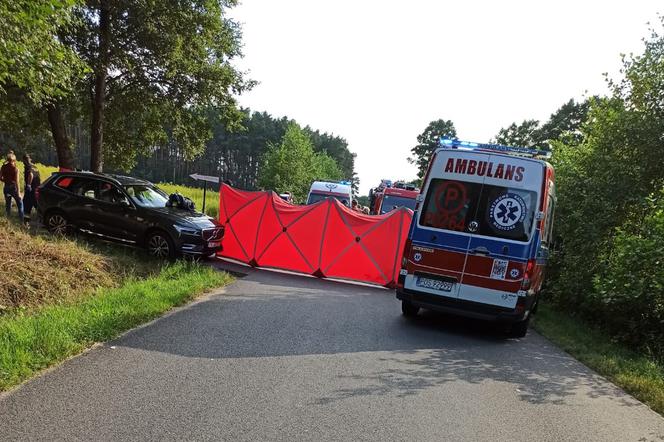 Tragiczny wypadek w Kuźnicy Myślniewskiej - nie żyje motocyklista i jego pasażerka 