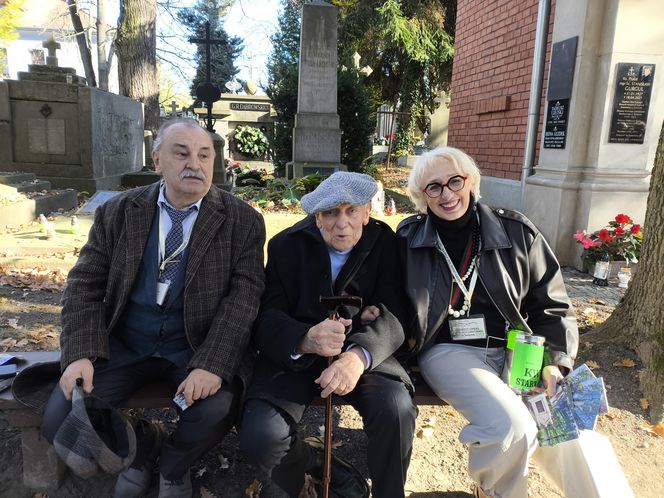 Słoneczna pogoda sprzyjała. 32. Kwesta Na Odnowę Zabytków Starego Cmentarza w Tarnowie