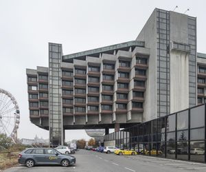 Wystawa Hotel Twoich Snów. Architektura hotelowa wielkomiejskiej Polski doby Gierka