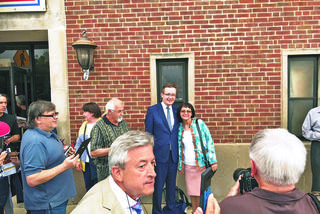 Biskupi przepędzili posła