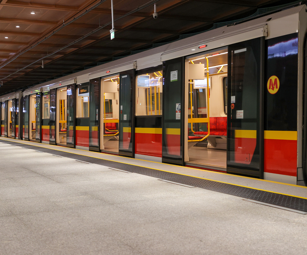Metro w Warszawie z utrudnieniami. Pociągi kursowały na trasie skróconej