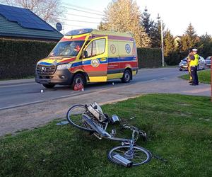 Zderzenie karetki z rowerzystą. Mężczyznę do szpitala zabrał helikopter LPR