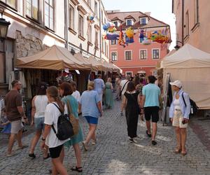 Ostatni dzień festiwalu Re:tradycja - Jarmark Jagielloński 2024. Odwiedziliśmy Błonia pod zamkiem i stoiska wystawców