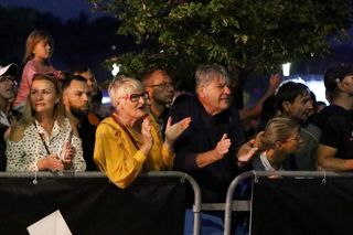 Tłumy wyszły w nocy na ulice. Ludzie klaskali, okrzykom nie było końca