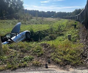 Wał. Tragiczny wypadek BMW na przejeździe kolejowym. Nie żyje 40-letnia Ukrainka [23.09.2024]