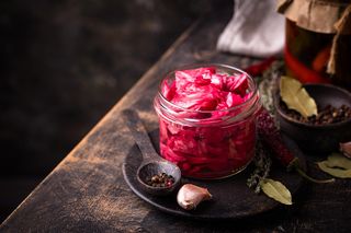 Najlepsze garnki do kiszenia ogórków, buraków i kapusty