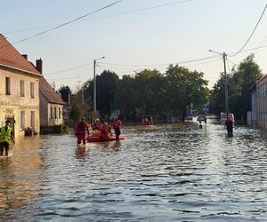 Lubelscy strażacy pomagają powodzianom na różne sposoby