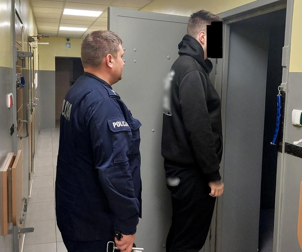 Grodzisk Mazowiecki: 21-latek zaatakował ratowników i policjantów! Szokujące szczegóły