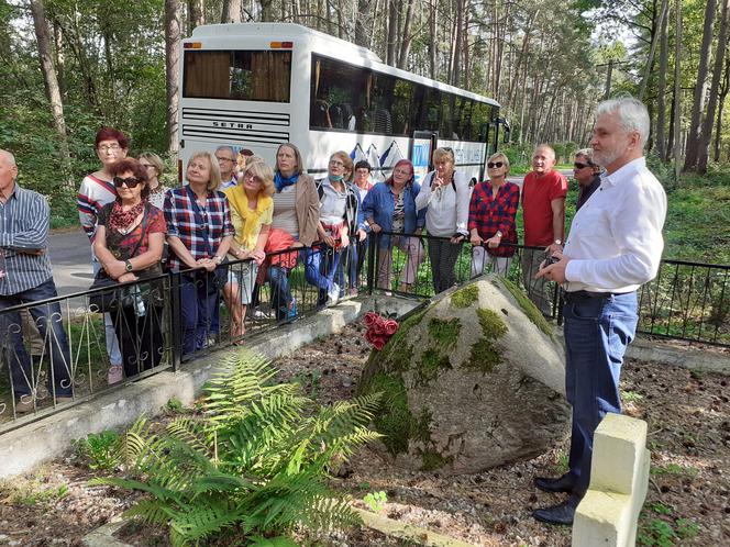 Wycieczka krajoznawcza Muzeum Regionalnego w Siedlcach śladem upamiętnień wojny polsko-bolszewickiej z 1920 roku