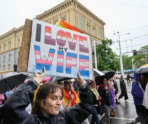 17. Wrocławski Marsz Równości wystartował. Na trasie pojawili się przeciwnicy 