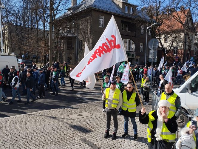 Górnicy protestowali pod ministerstwem przemysłu w Katowicach przeciwko likwidacji KWK Bielszowice