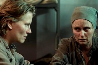 Gra z Cieniem, odcinek 4. Helena (Natalia Rybicka), Staszka (Kinga Preis)